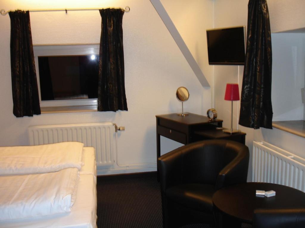 Hotel Admiraal Lanaken Habitación foto