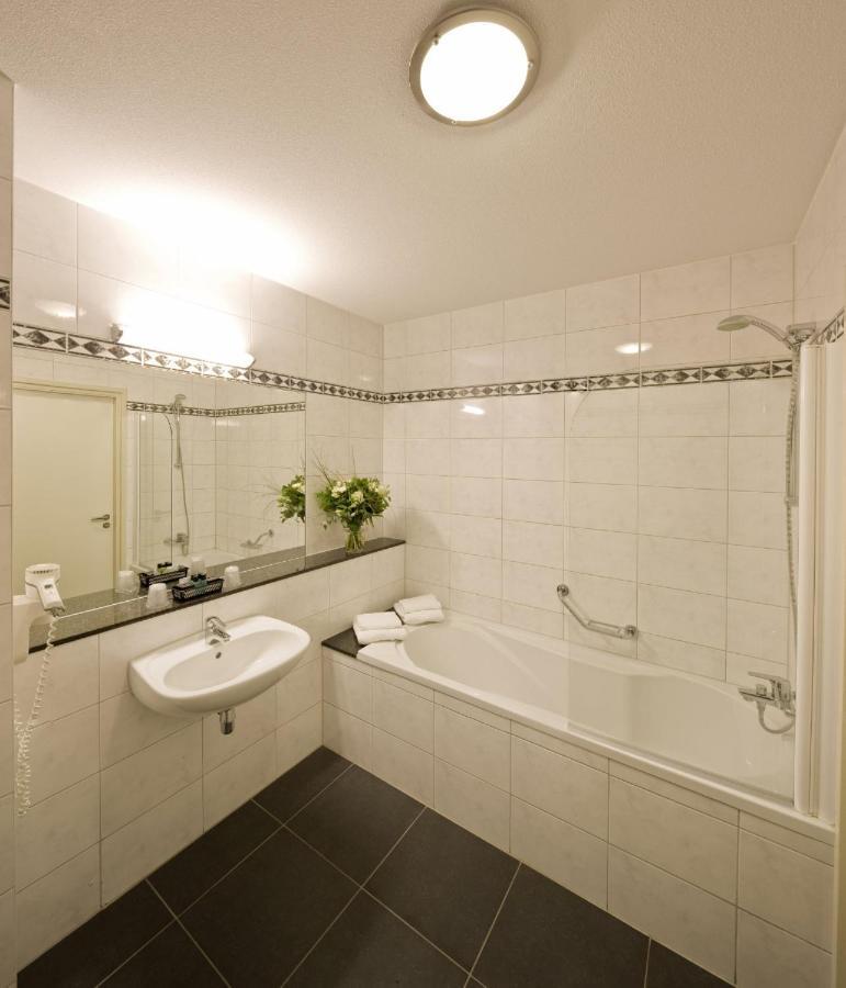 Hotel Admiraal Lanaken Habitación foto